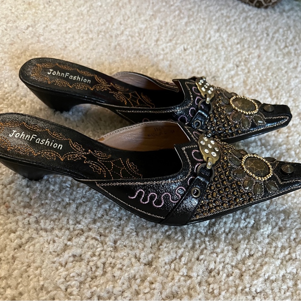 John Fashion Kitten Heel Shoes